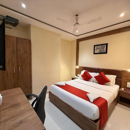 Palm Breeze Hotel - Colaba Mumbai Exterior photo